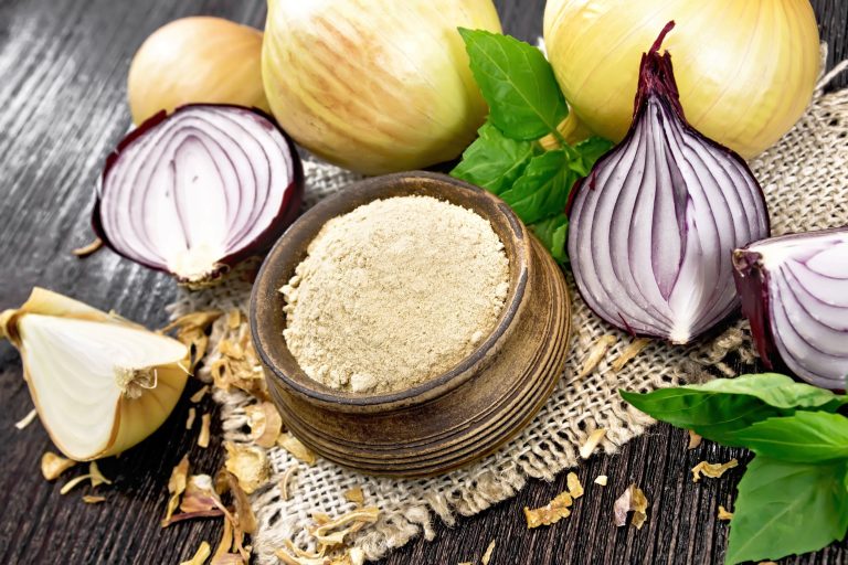 onion-powder-with-fresh-onions-and-basil-2026-01-05-00-43-20-utc